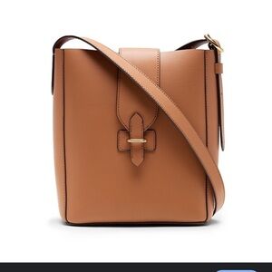 Brand new tan Banana Republic bucket bag
